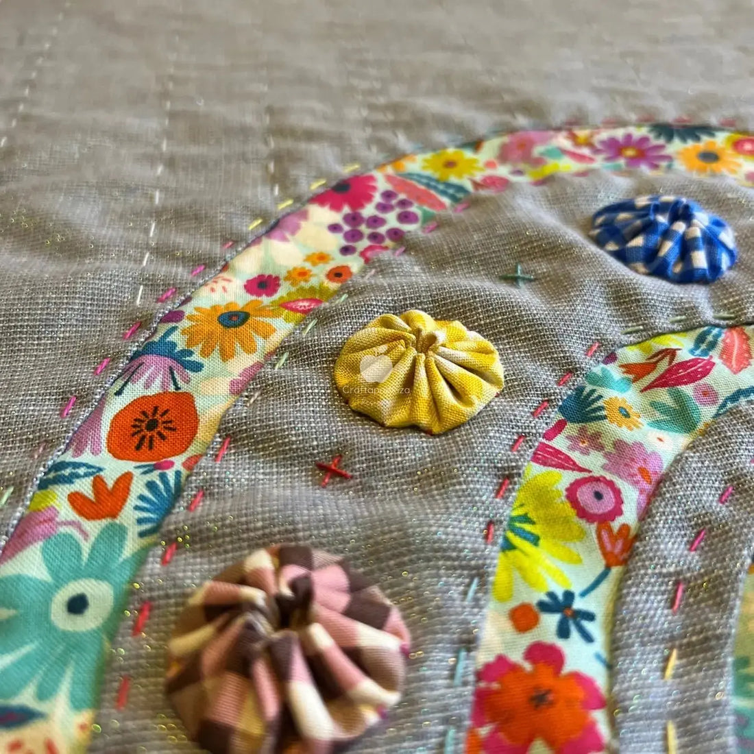 Free Rainbow Glimmers quilt block - Craftapalooza Designs