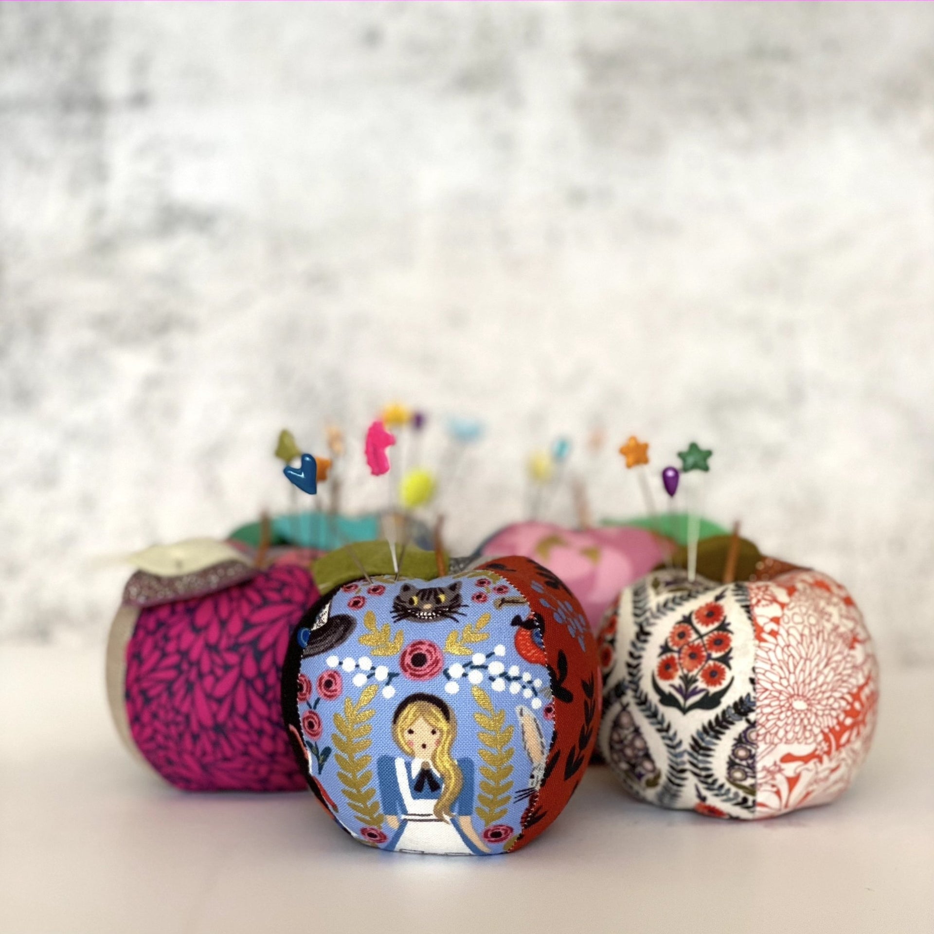 Make your own apple pincushion - Craftapalooza Designs