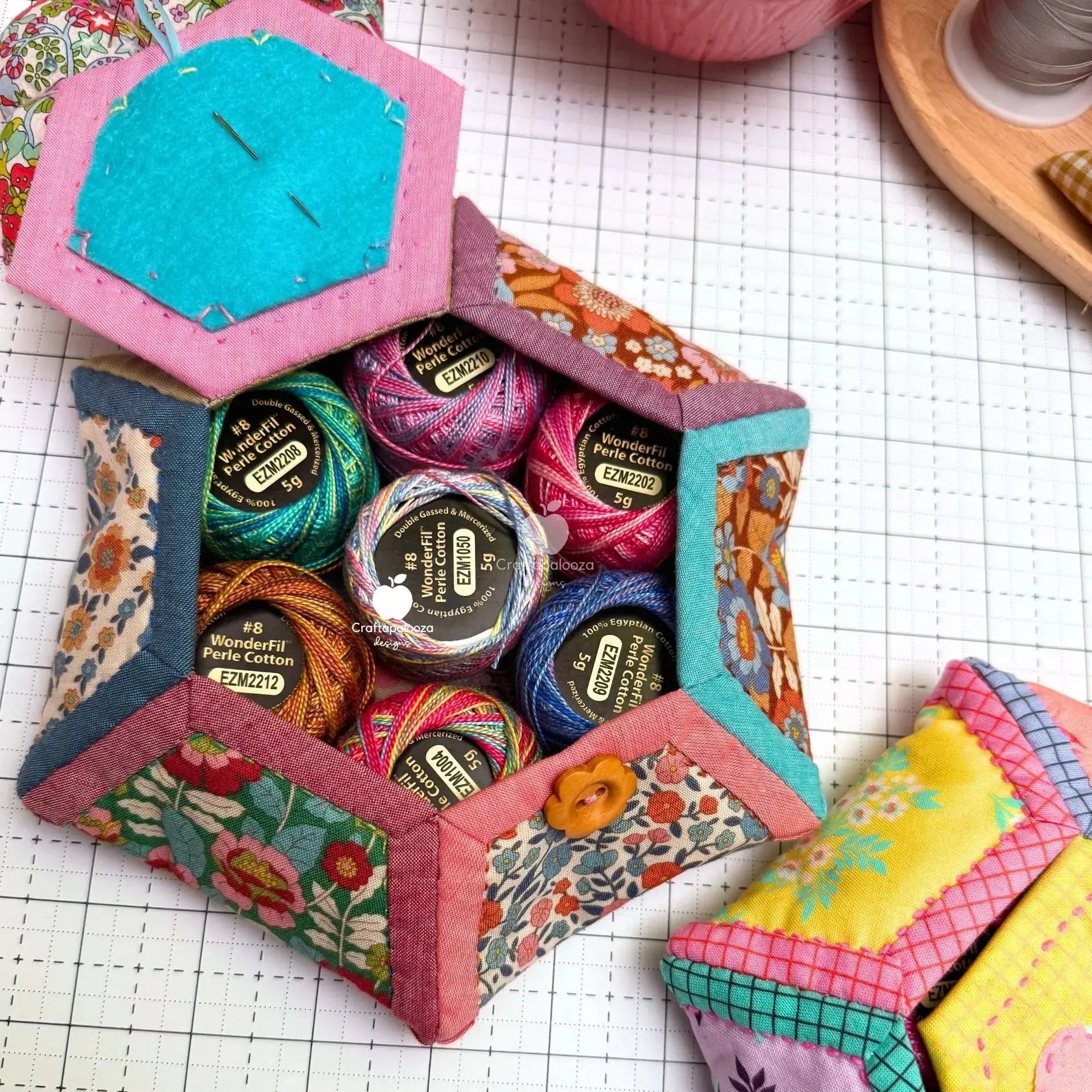 Blossie Basket PDF Pattern - Merry Little Christmas Craftapalooza Designs