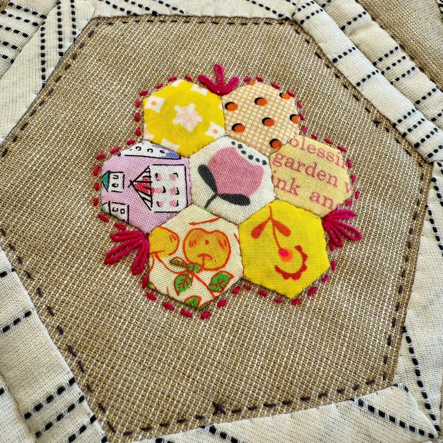 Poppin' Table Topper | Placemat | Mini Quilt: PDF Pattern Craftapalooza Designs