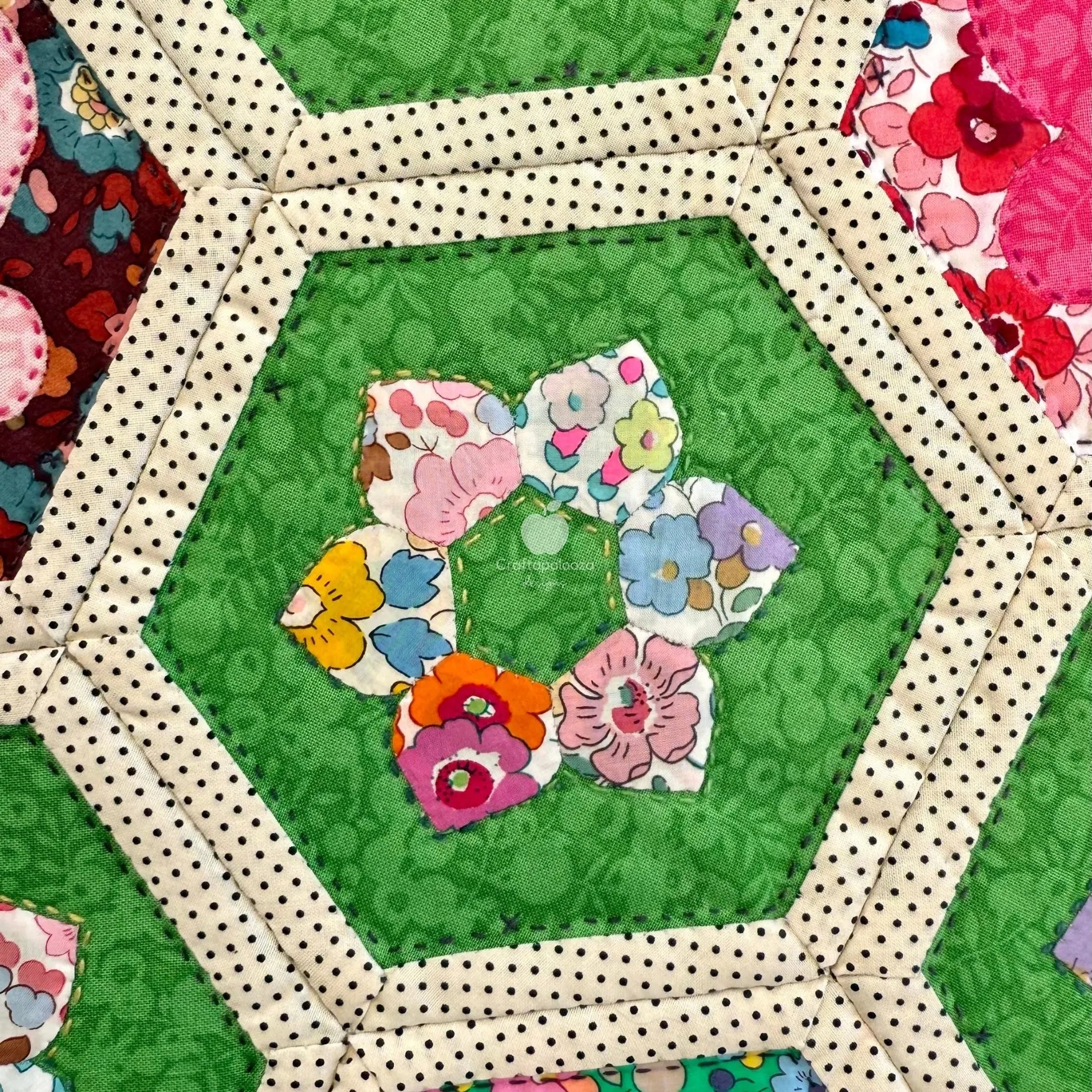 Poppin' Table Topper | Placemat | Mini Quilt: PDF Pattern Craftapalooza Designs