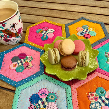 Poppin' Table Topper | Placemat | Mini Quilt: PDF Pattern Craftapalooza Designs