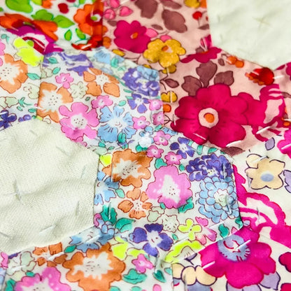 Hey Hexy Pillow PDF Pattern (18in x 18in/45cm x 45cm) - Hand Sew Hexagons Without Papers 