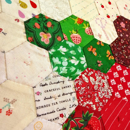 Apple-Lutely Pillow PDF Pattern (18in x 18in/45cm x 45cm) - Hand Sew Hexagons Without Papers 